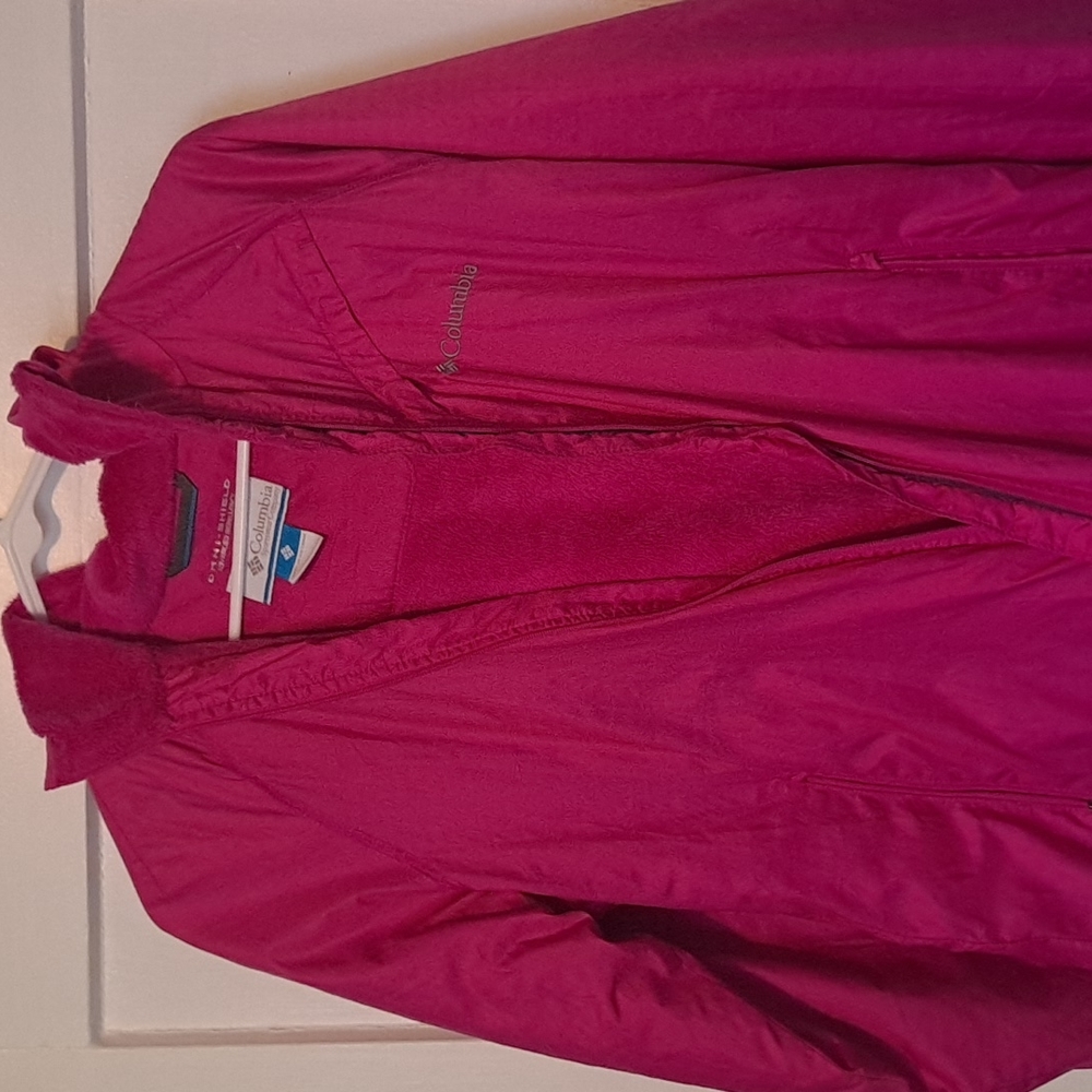 Women's hooded Columbia Omni-shield jacket